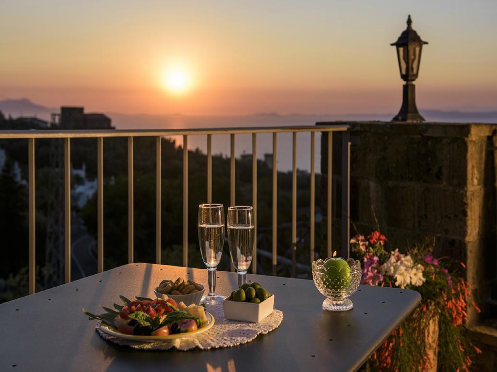 Villa Carolina Sorrento Private Heated Pool And Sea View Pokój zdjęcie